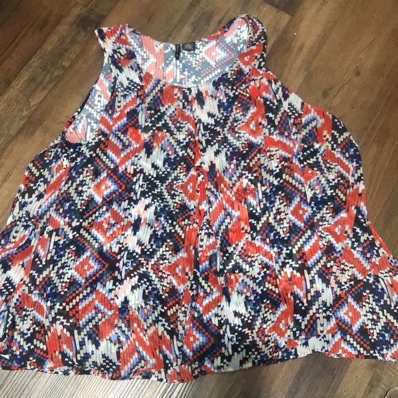 New Direction Sleeveless top - Picture 2 of 15